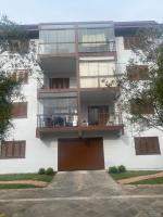 Hospede-se na Rua mais Charmosa e Visitada de Canela , aqui ninguém fica pra trás , traga seu Pet garagem fechada , faça tudo a pé , ideal para famílias e casais - Chambres d'hôtes Canela