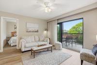 Deluxe Condo With Resort Views - B&B Naples