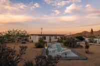 2BR Desert Cabin Hot Tub Fire pit l Panoramic Views l Near Park Town - Ferienwohnung Joshua Tree