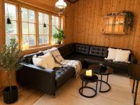 Forest Cabin by the Water - Ferienwohnung Ålesund