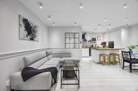 Wola Apt - Parking, Balcony, Workspace - by Rentujemy - B&B Warsaw