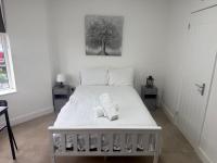 Cozy Studio Flat - With Garden and Modern Amenities - Chambres d'hôtes Cardiff