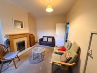 Serene Retreat with Hot Tub and Garden - Chambres d'hôtes Cardiff