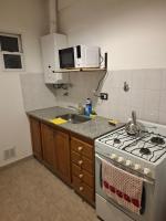 Departamento céntrico para 4 personas con cochera en lugar a metros de consulado I T A L I A N O - Chambres d'hôtes Bahía Blanca