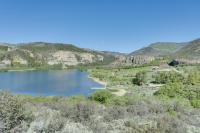 360-Degree Mountain Views! Lake Retreat in Gypsum - B&B Gypsum