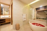 Luxury Tent w/ Bath Tub
