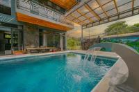 La Azulada-5min La Fortuna, King beds, pool, BBQ - B&B La Fortuna