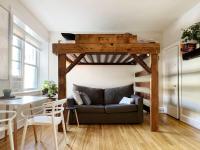 Pride Week King Bed Bunk Bed Sofa Bed - Bed and Breakfast Philadelphia