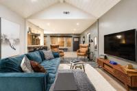 Projector - Pool Table - 15min DT - Pets OK - BBQ - B&B Los Angeles