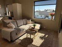 Moderne leilighet i familievennlig nabolag - Ferienwohnung Grimstad