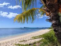 Lakaz Badamier - Villa pieds dans l'eau avec piscine - Bed and Breakfast Grand Baie