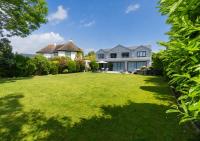 Spacious Coastal Retreat in Folkestone, Sleeps 12 - B&B Folkestone