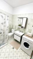 Luxe Living Seascape Suite - Golem, Durrës - Bed and Breakfast Golem