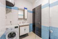 Waterfront Cozy Apartment Steps from the Beach by PikHost - B&B Shëngjin