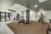 Newcastle City Stay - Pool, Private Cinema and Rooftop - B&B Wogamia