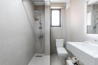 Perla Apartment 2BR Beachside by PikHost - Chambres d'hôtes Golem