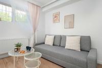Bright Apartment in the City Centre Family City Break by Noclegi Renters - B&B Łódź