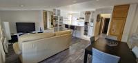 Grand appartement lumineux avec 2 chambres - Ferienwohnung Le Luc
