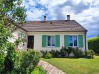 Maison Familiale - 7 personnes - Parking privé & Jardin - Disney 24 min - Chambres d'hôtes Tournan-en-Brie