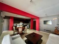 Spacious 2-BR Apt, Close to the Beach - B&B Paralímni