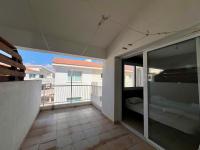 Spacious 2-BR Apt, Close to the Beach - Chambres d'hôtes Paralímni