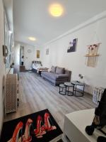 Cityapartment mit Terrasse bis 4 Personen Neuwied Zentrum direkt Stadtmitte Rheinpromenade - Bed and Breakfast Neuwied