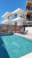 White Luxury Apartment with Private Pool - B&B Ksamil