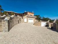 Villa Topázio - 4 Bedrooms, Private Pool, Jacuzzi, Airco & Sea Views! - B&B São Brás de Alportel