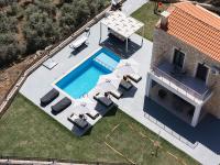 Dimokritos Villas IV, V, & VI, Family Stay with Lawn & Play, By ThinkVilla - B&B Angelianá