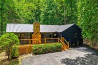 Bear Ridge Hideaway by American Patriot Getaways - B&B Pigeon Forge