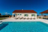 Mariseta Heritage - Holiday Home with pool and jacuzzi NEW - B&B Donje Raštane