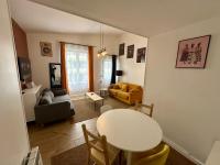 Elegant 2 Bedroom Apartment with Free Parking Paris St-Denis by Immo Kit BNB - B&B Saint-Denis