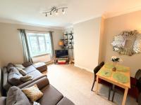 2 Bed Flat - short walk from Brent Cross Station - B&B Hendon
