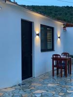 Luciano Rooms - B&B Ksamil
