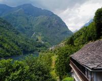 Lakeview House in Valle Verzasca - B&B Vogorno