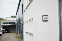 R B Apartment Hamburg Comfort am Flughafen für 1-5 Personen - ideal für Geschäftsreisende und Familien - Küche - Smart TV - Waschtrockner - kostenloser Parkplatz - B&B Amburgo
