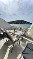 Erna Seaside Apartments Tisno - Chambres d'hôtes Tisno