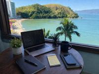 Novissimo 2 quartos - Pé na areia - Vista Mar em todos os cômodos - Pet friendly - Wifi alta velocidade - B&B Caraguatatuba