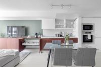 Modern 2BR Waterfront Retreat City Views - B&B Toronto