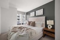 Stylish 1BR Lakeside Oasis Patio & Prime Location - B&B Toronto