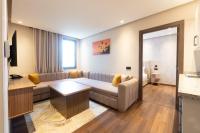 One-Bedroom Apartment with Pool View