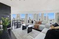 Chic Metropolitan Suite Skyline Vistas & Parking - B&B Toronto