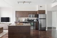 Urban Harbor Haven Modern 1BR Living Downtown - Bed and Breakfast Toronto