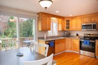 Ranch-Style Retreat by Leavetown Vacations - Chambres d'hôtes Harwich