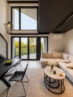 Zegrze Lake Apartament MONOLITH z widokiem jeziora i prywatnym parkingiem - B&B Zegrze