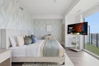 Modern Etobicoke Studio Sleek Queensway Retreat - B&B Toronto