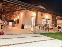 Casa em Massaguaçu em condomínio com piscina, Playground e mesa de bilhar - B&B Caraguatatuba