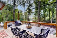 Cozy Lakeview Cottage - B&B Mills River