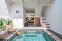 Kutesa Villa - Hidden Retreat with Rooftop & Town Views - Bed and Breakfast Kerobokan