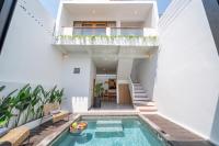 Kutesa Villa - Hidden Retreat with Rooftop & Town Views - B&B Kerobokan